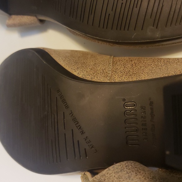 SH198 Munro Shimmering Beige Women's Sandals - Picture 11 of 12